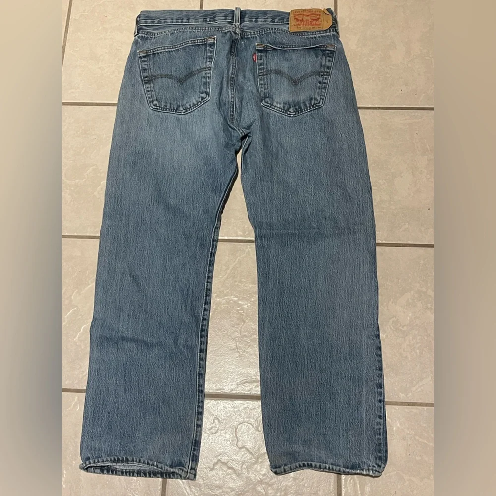 Levi's 501 Button Fly Men's Straight Leg  Blue Denim Distressed Jeans Size 36x30